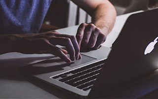 JDG教练组进行战术数据科学化培训